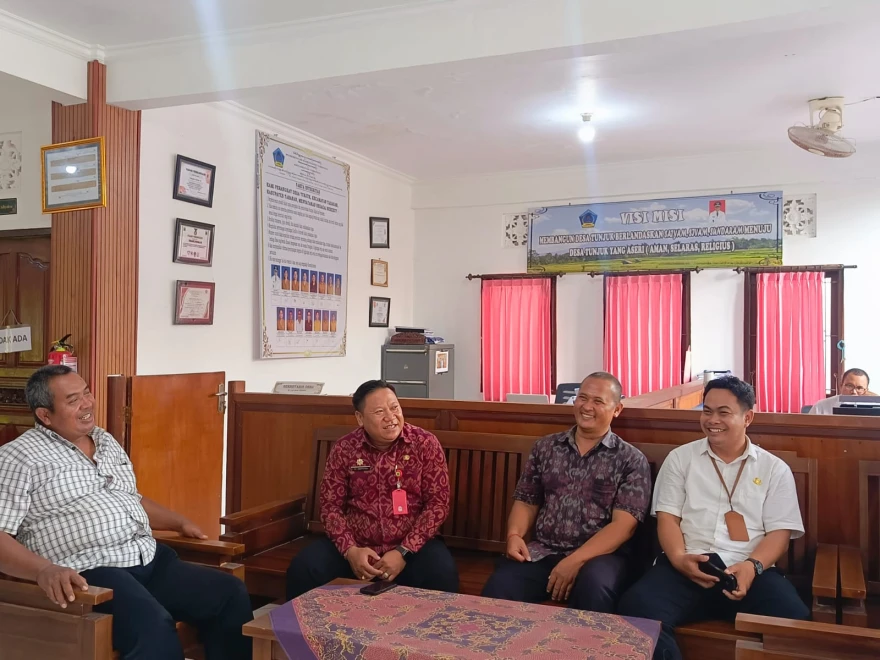 Kunjungan Bapak Camat Tabanan I Gusti Kade Dwipayana, S.STP., M.M. ke Kantor Desa Tunjuk.